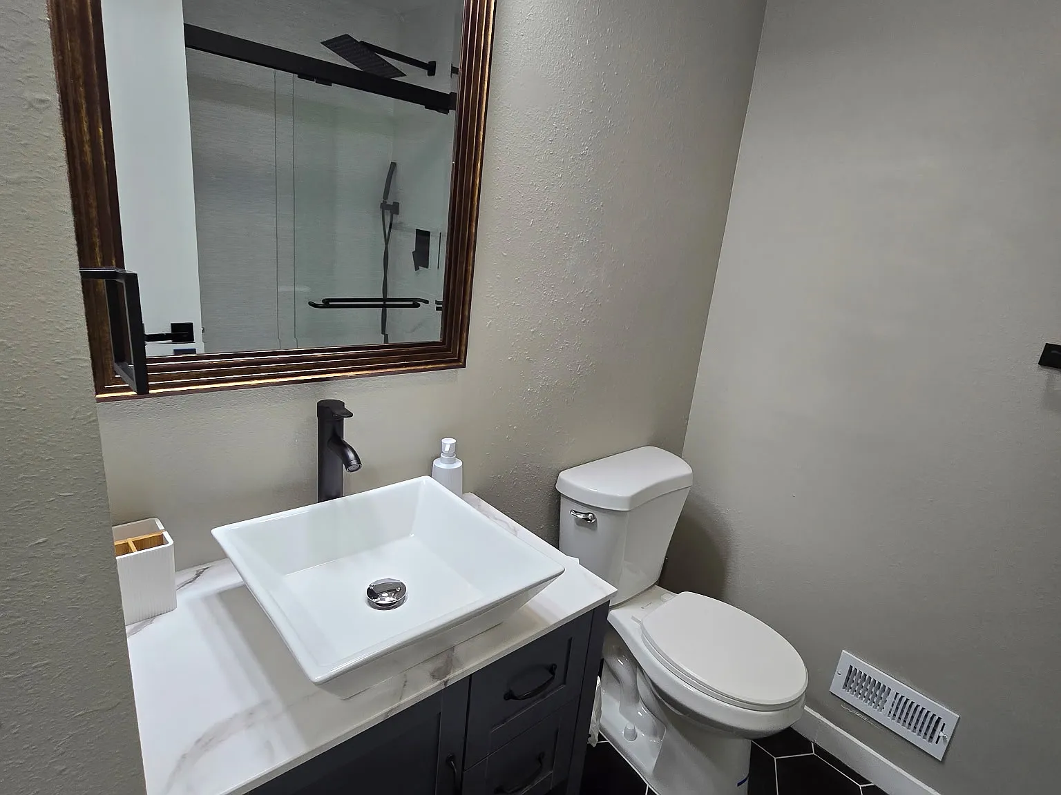 4 bed, 1920 sqft, $4,500 — Photo 1