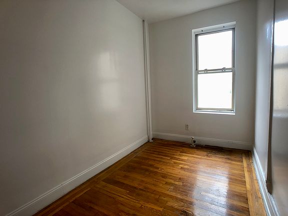 4th image of 703 W 184th St APT 4C