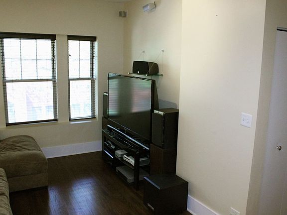 3rd image of 3453 N Wolcott Ave