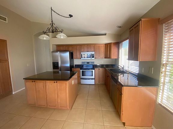 3rd image of 7573 W Kerry Ln