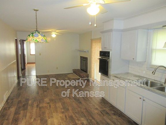 3rd image of 8420 Foster St
