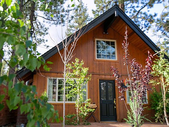 3rd image of 375 Tiger Lily Dr