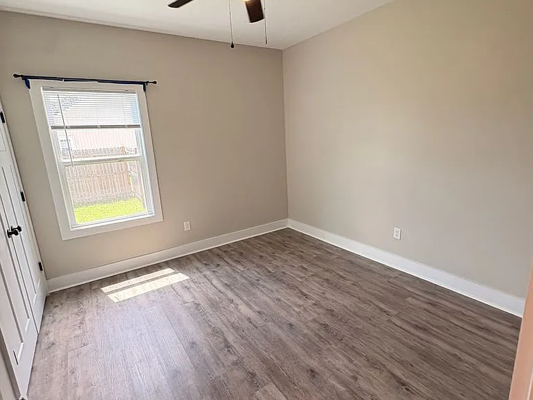 226 Loveless St — Photo 5