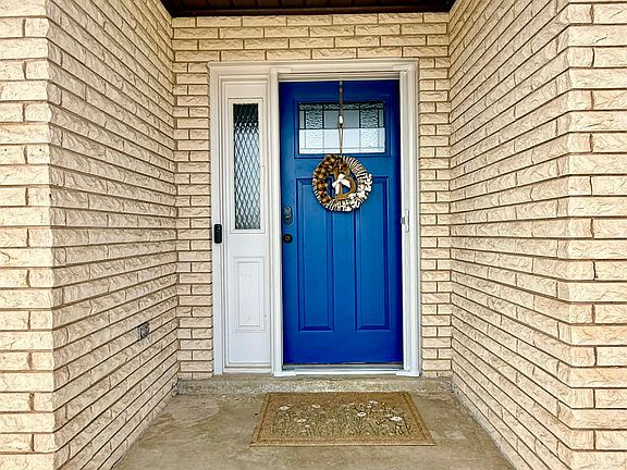 3rd image of 4462 S Vernal Ave