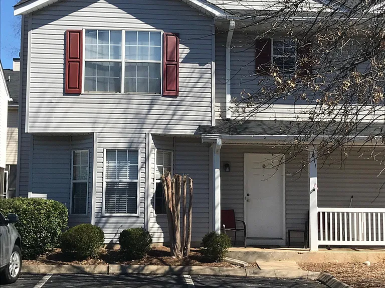 8 Allenwood Ln — Photo 2