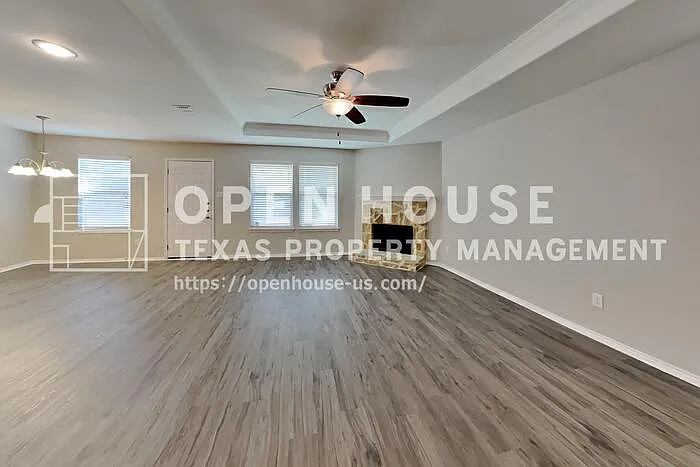 3 bed, 2.0 bath, 1661 sqft, $2,125 — Photo 3