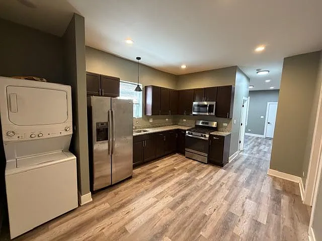 Building Photo - 3035 S Christiana Ave #1