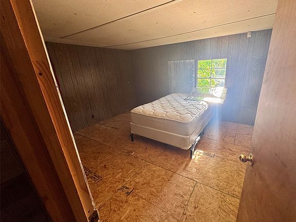 5th image of 380 Sunnywood St