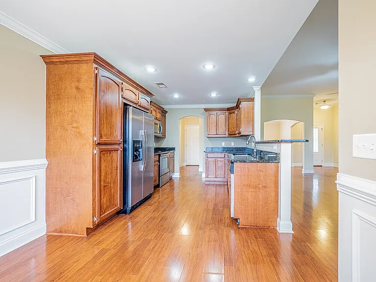 2740 Foxcroft Cir — Photo 16