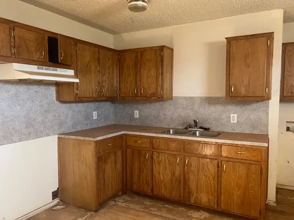 806 SE Boston Ave, Lamesa, TX 79331