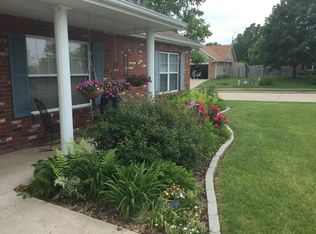 4202 Cedar Crest Ln, Columbia, MO 65203