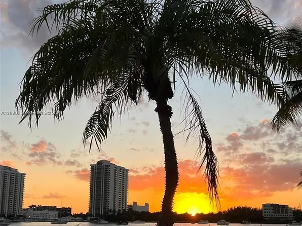 3010 Marcos Dr APT R205, Aventura, FL 33160