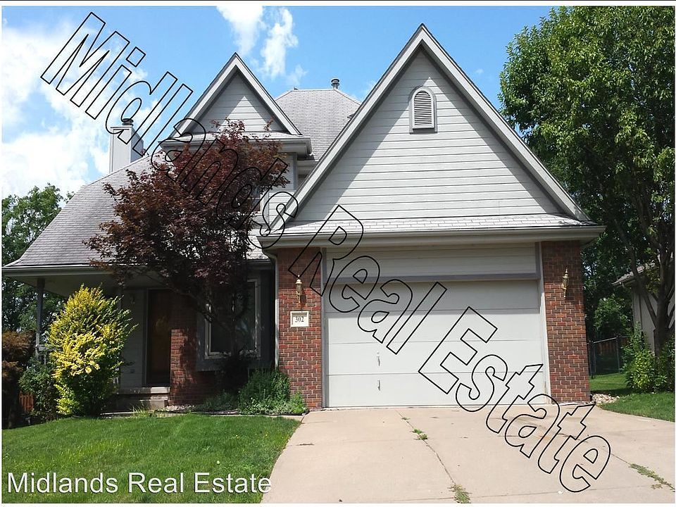 1st image of 302 Fleetwood Dr