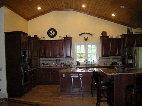 3rd image of 354 Dagger Ln