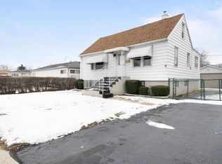 5311 State Rd, Burbank, IL 60459