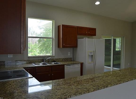 3rd image of 3213 42nd St SW