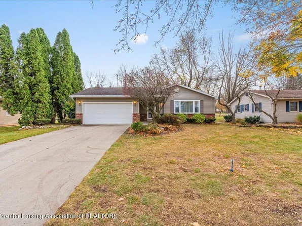 1001 Sandy Ln, Saint Johns, MI 48879
