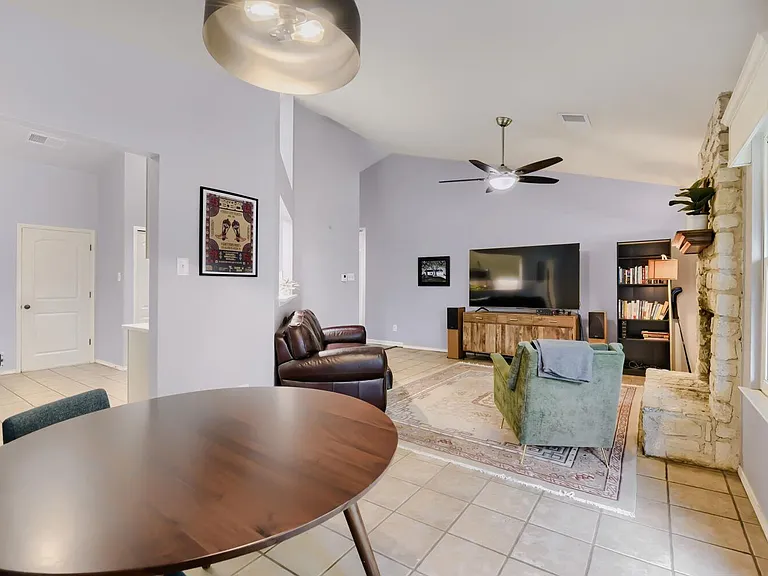 8804 United Kingdom Dr — Photo 9