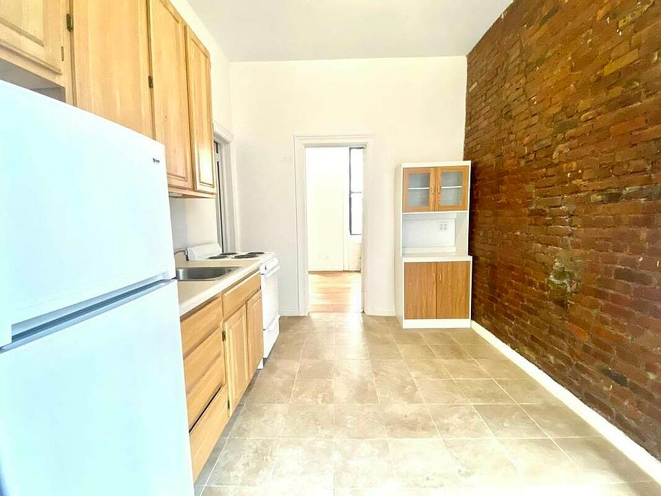 1st image of 19 Stuyvesant St APT 2