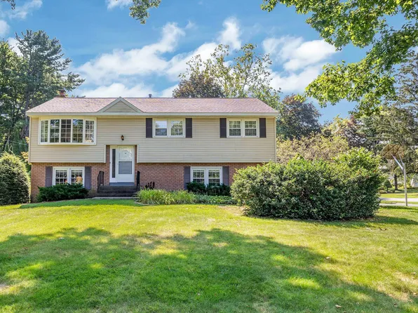 3 Rita Court, Delmar, NY 12054