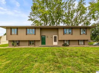 4905 S 99th St, Omaha, NE 68127