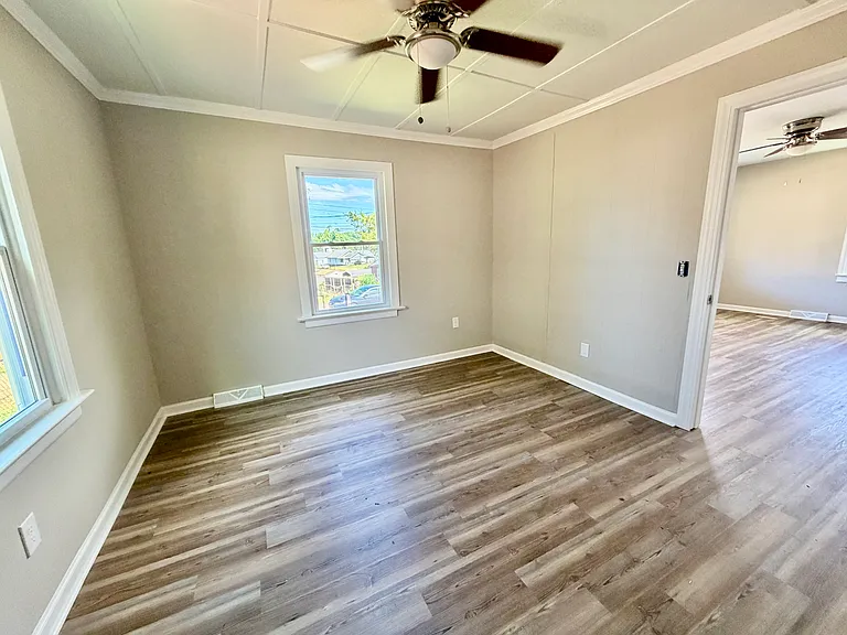 203 Sunshine Ave — Photo 10