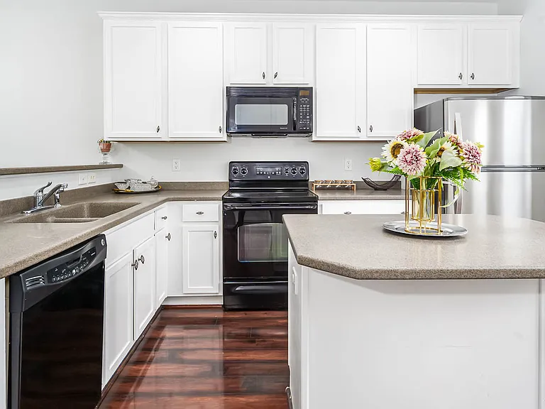 308 Kinellan Ln — Photo 9