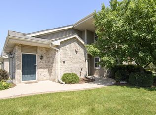18520 Emerald Cir E UNIT D, Brookfield, WI 53045