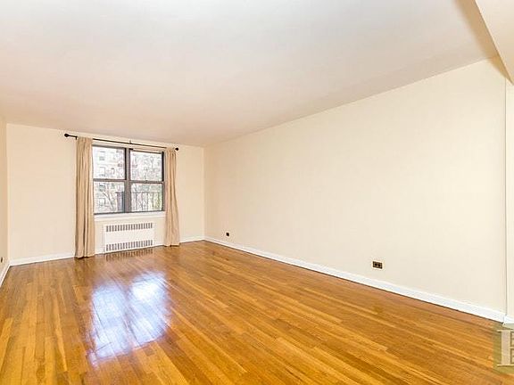 3rd image of 3206 Fairfield Ave APT 5E