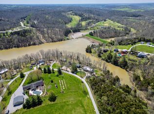 398 Lakeview Dr, Falmouth, KY 41040