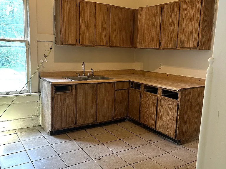 1143 E Cleveland Ave — Photo 7