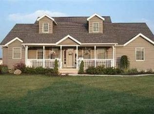 415 Dogwood Ln, Carey, OH 43316