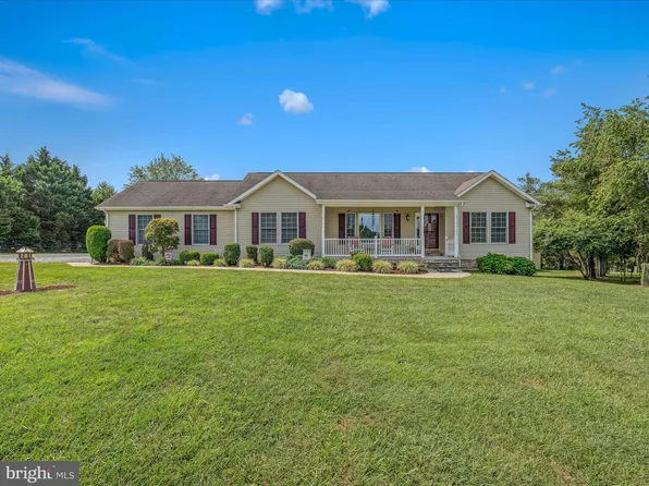 38 Veggie Ln, Bunker Hill, WV 25413