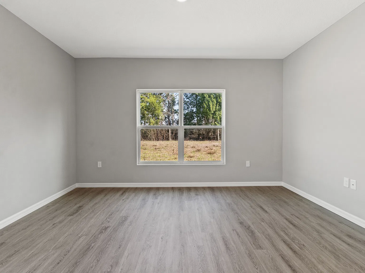 3 bed, 1300 sqft, $1,800 — Photo 1