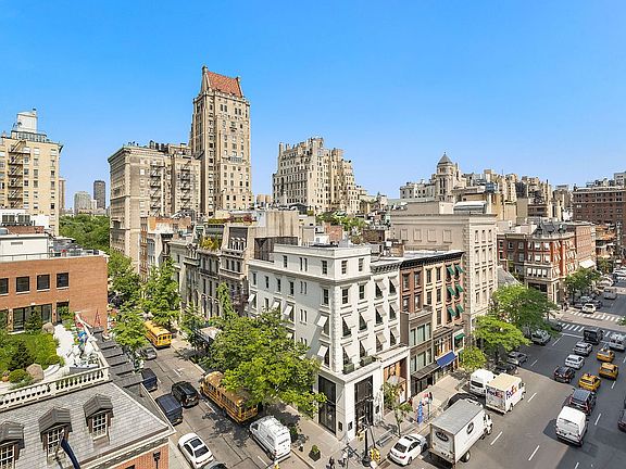 4th image of 26 E 63rd St APT 7A