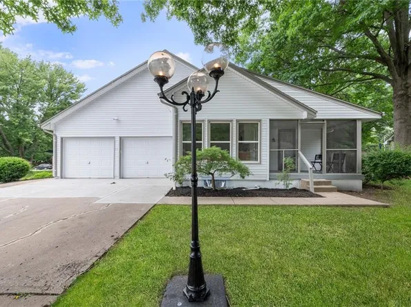 16000 E 28th St S, Independence, MO 64055