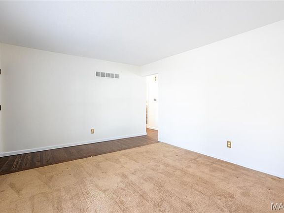 4th image of 11042 Wylestone Ct