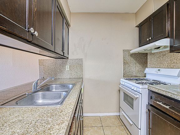 5th image of 11612 Marsh McCall Way #B