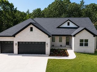 1042 Skyline Dr, Mabelvale, AR 72103