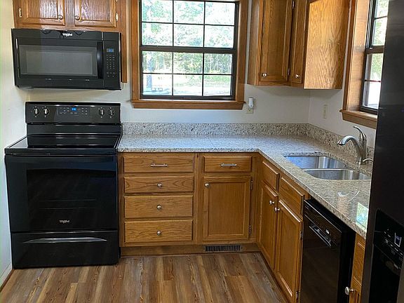 5th image of 188 Heidi Ln