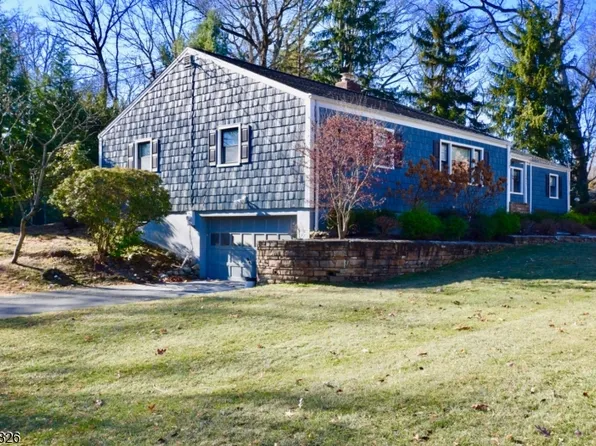 1455 Woodacres Dr, Mountainside, NJ 07092