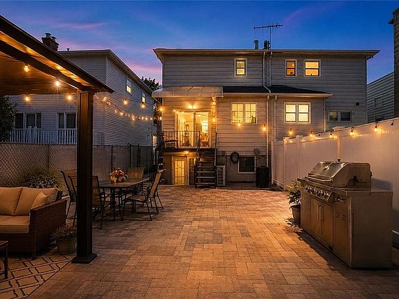 5th image of 2063 E 71st St