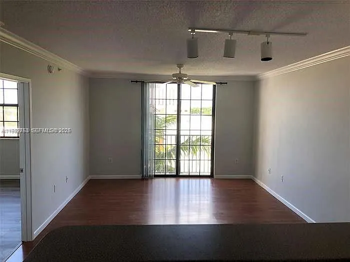 1 bed, 1.5 bath, $1,850 — Photo 3