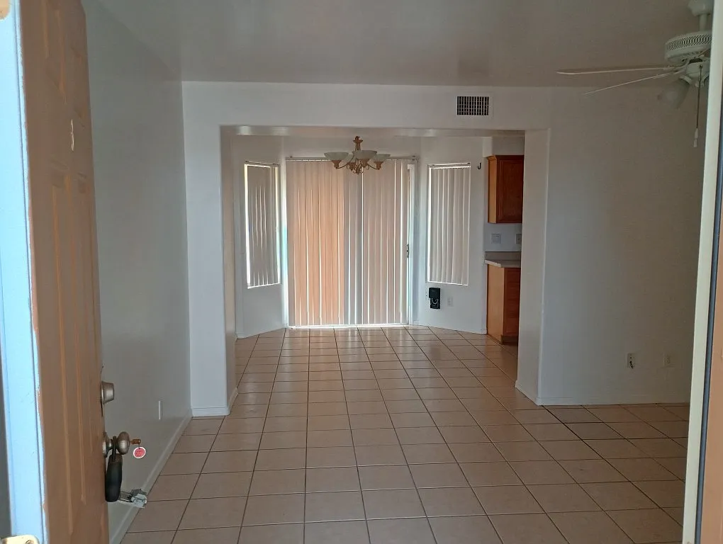 3 bed, 2.0 bath, 1100 sqft, $1,375 — Photo 3