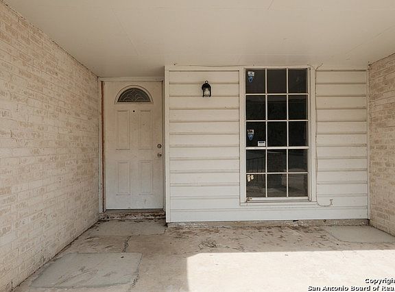 2nd image of 13419 Wakewood St