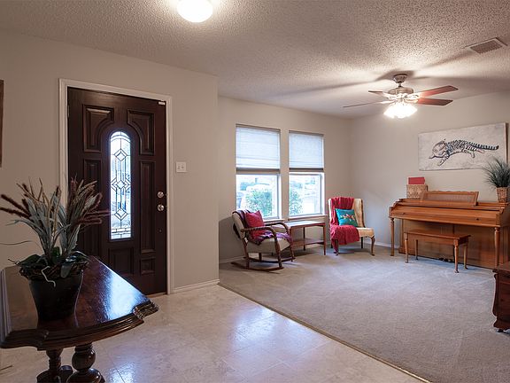 3rd image of 1033 Triple Crown Dr