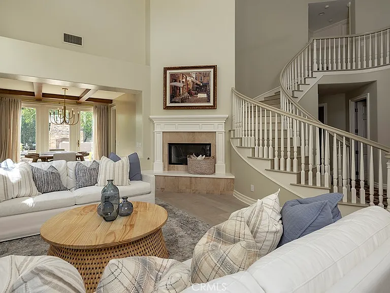 7 Crooked Stick Dr — Photo 2