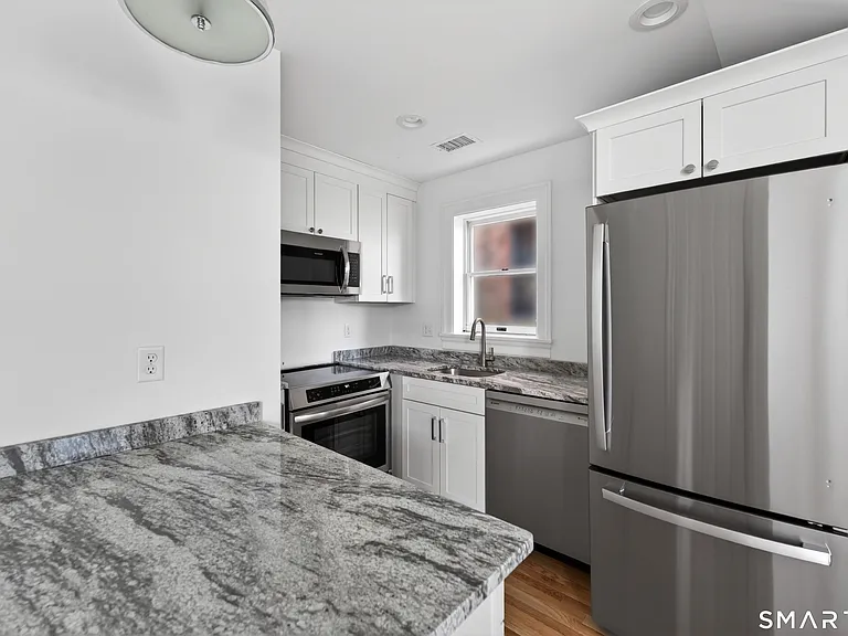 138 Bank St #3A — Photo 9