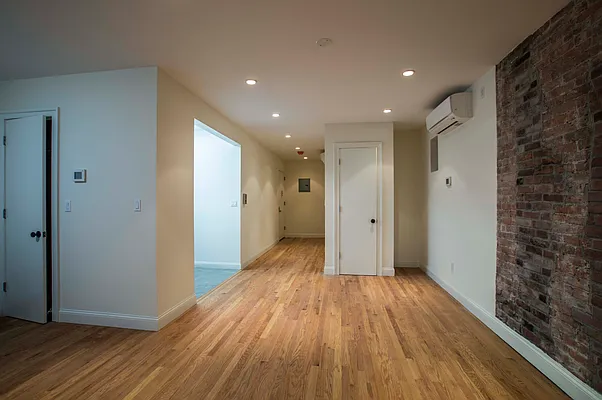 Rented by Cast Iron Real Estate | media 18