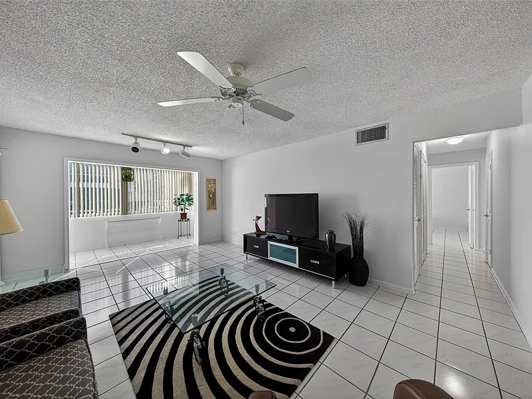 6253 Bay Club Dr #1 — Photo 5